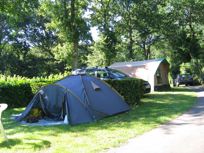 emplacement délimité dans un camping 4 étoiles