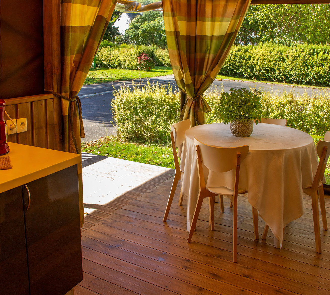 intérieur tente en bois